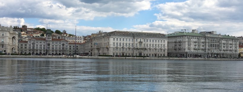 Der Blick auf die Piazza Unità