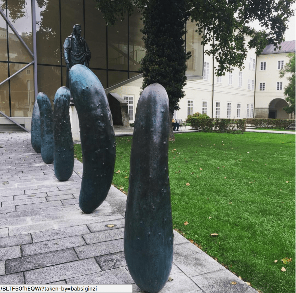 Kunstwerk in Salzburg von Erwin Wurm