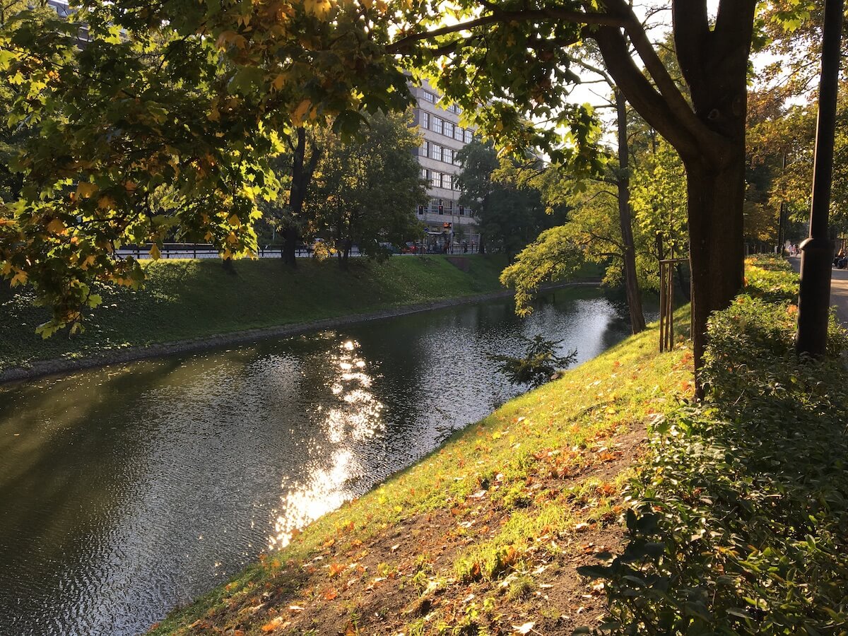 Die Oder in Breslau bei Sonnenschein